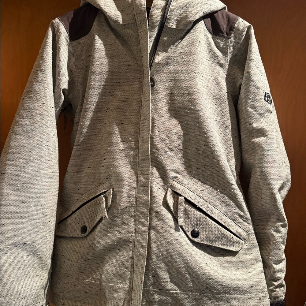 686 Gray Hooded ski / snowboard Jacket with Black Accents